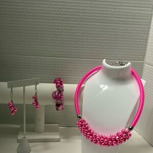 **SOLD** Pink Sea Shell and Beaded Jewelry Set 21” NWOT